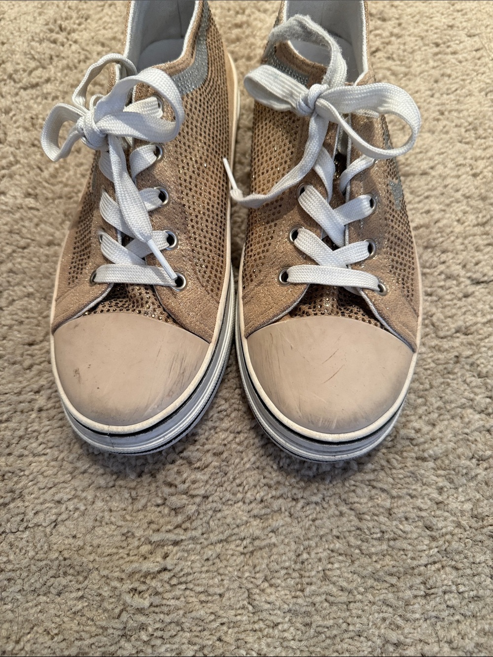 True Religion Beige Low-Top Kids Sneakers with White Accents - Picture 4 of 4